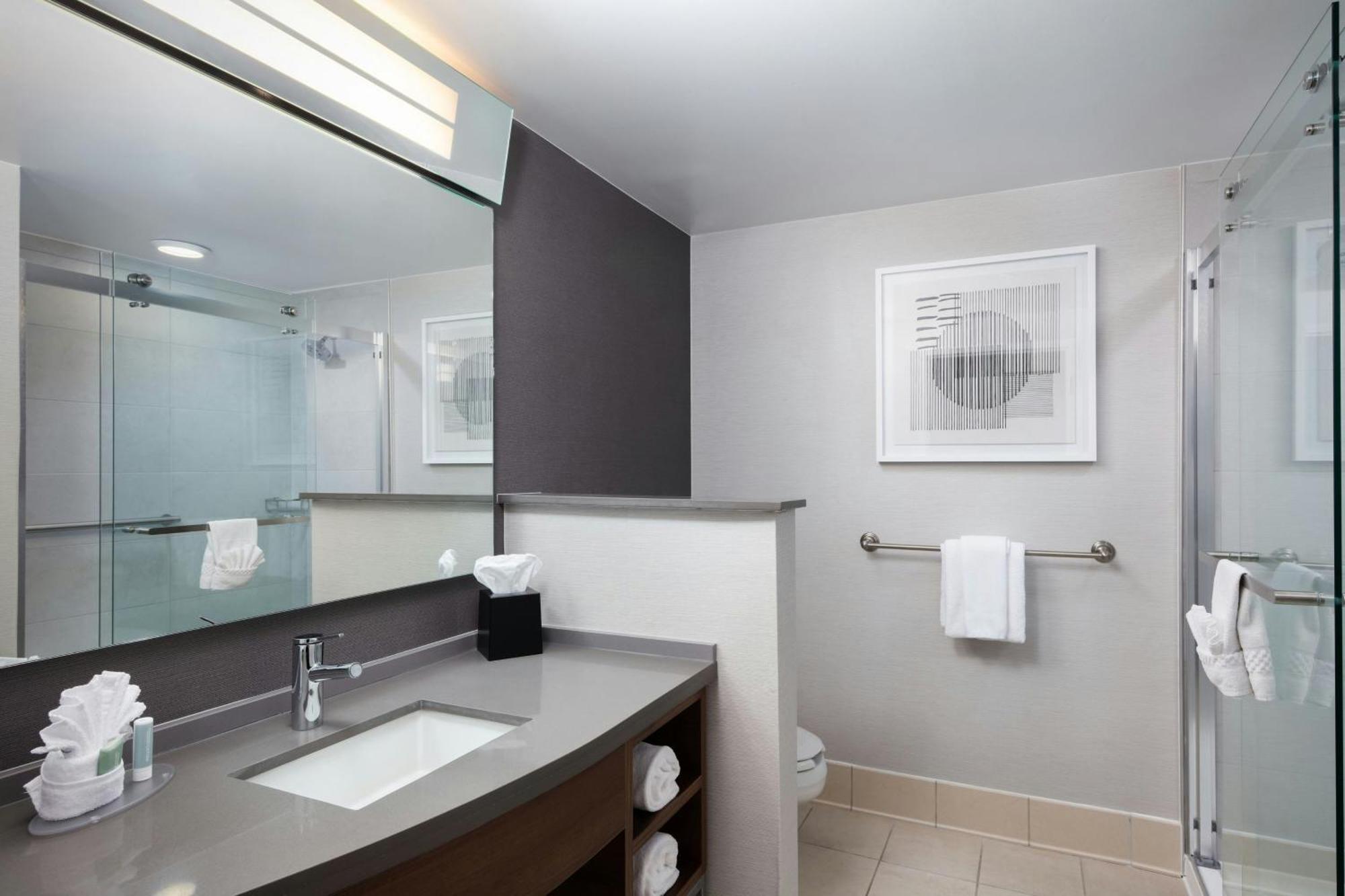 מלון Courtyard By Marriott Wichita At Old Town מראה חיצוני תמונה