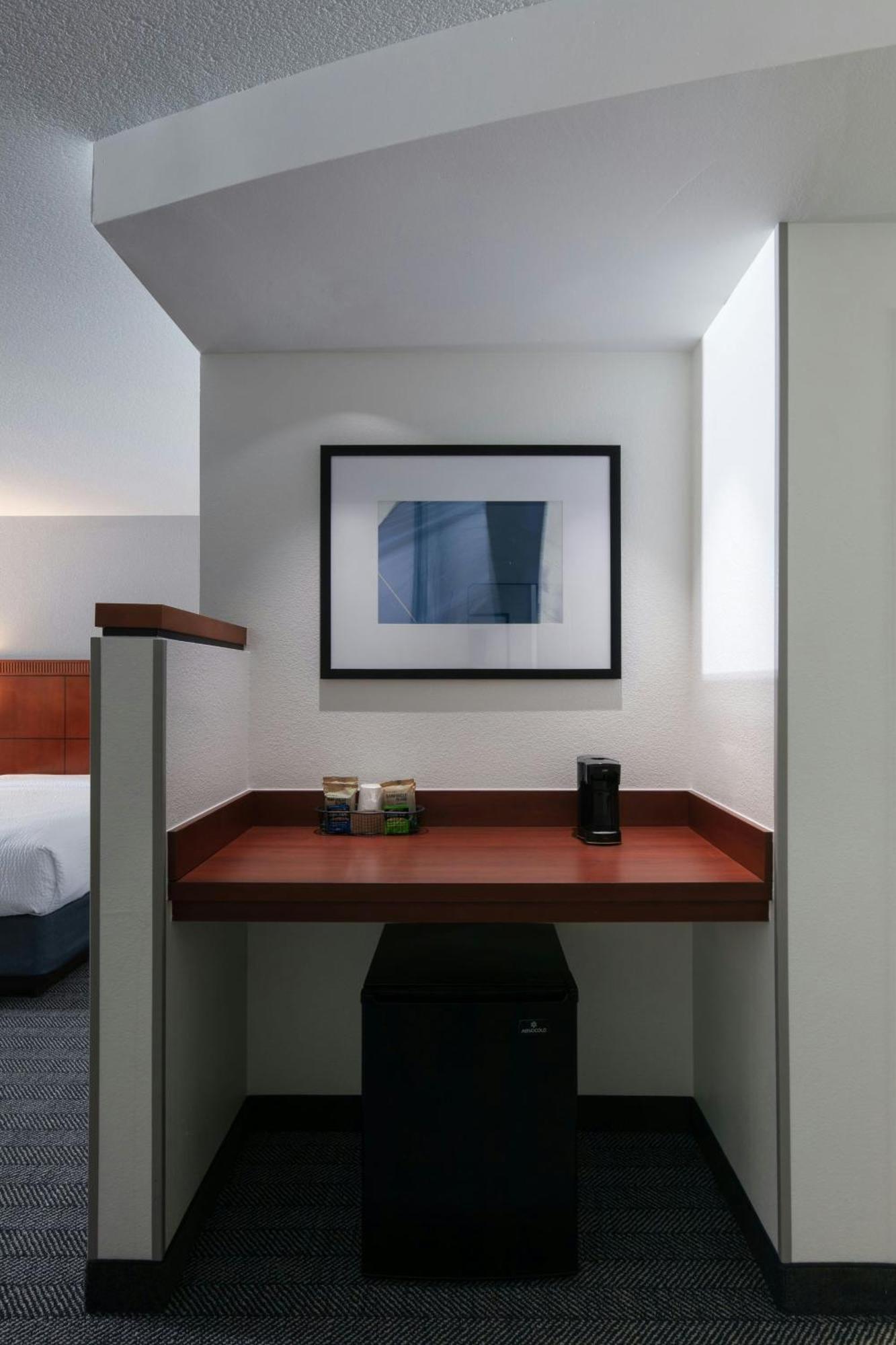 מלון Courtyard By Marriott Wichita At Old Town מראה חיצוני תמונה